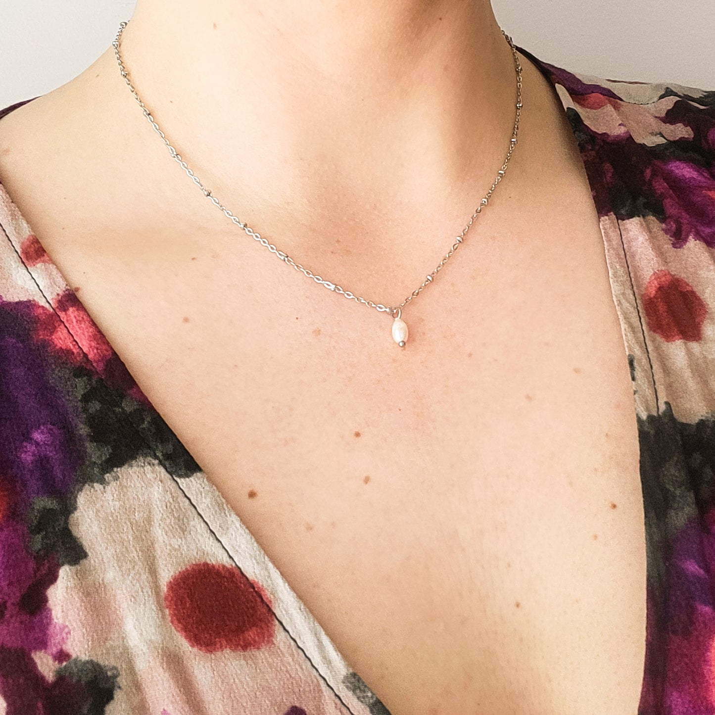 *New* Sofia mini necklace - White