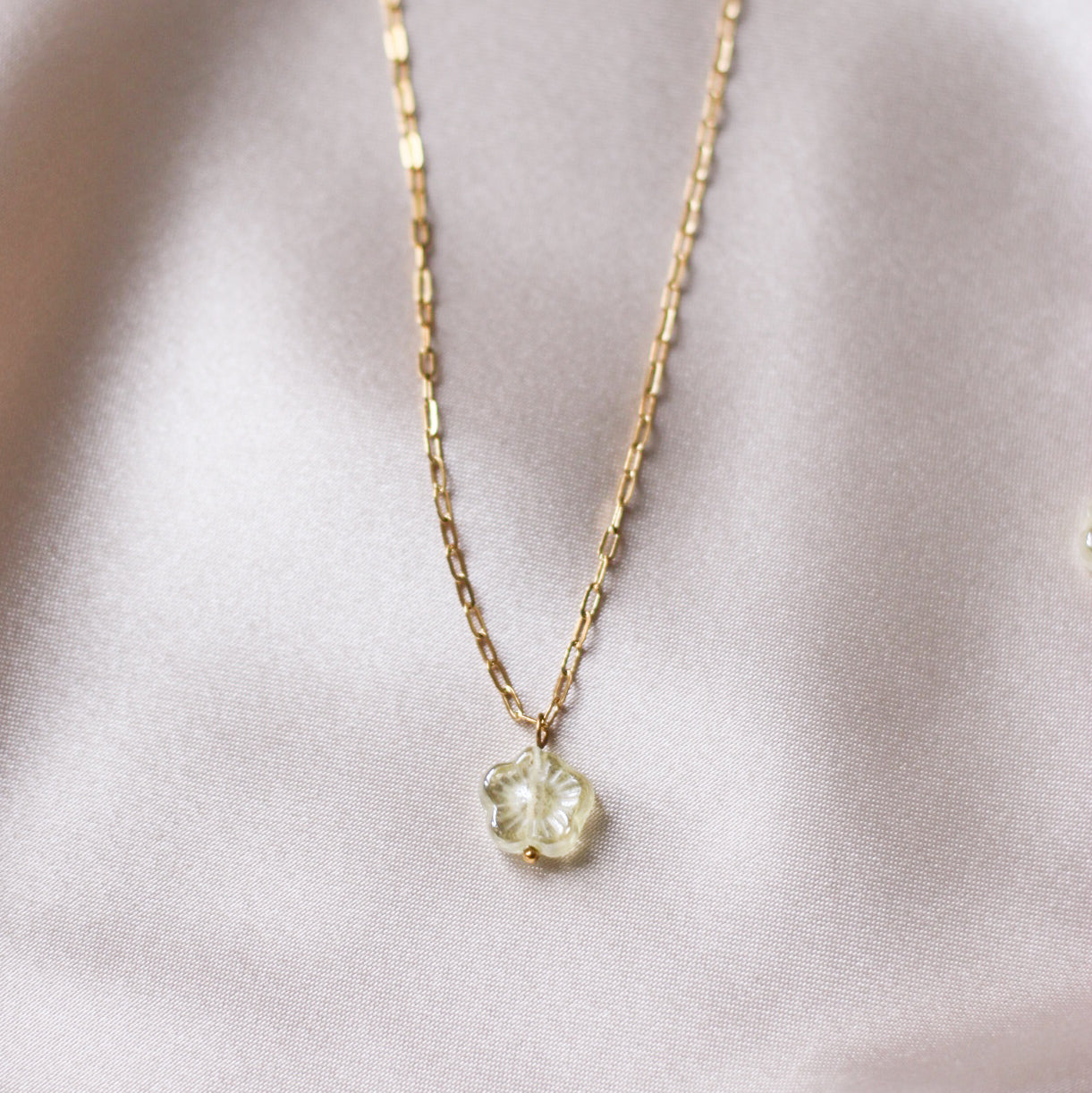 *New *Lydia in butter yellow gift set - 18k gold plated