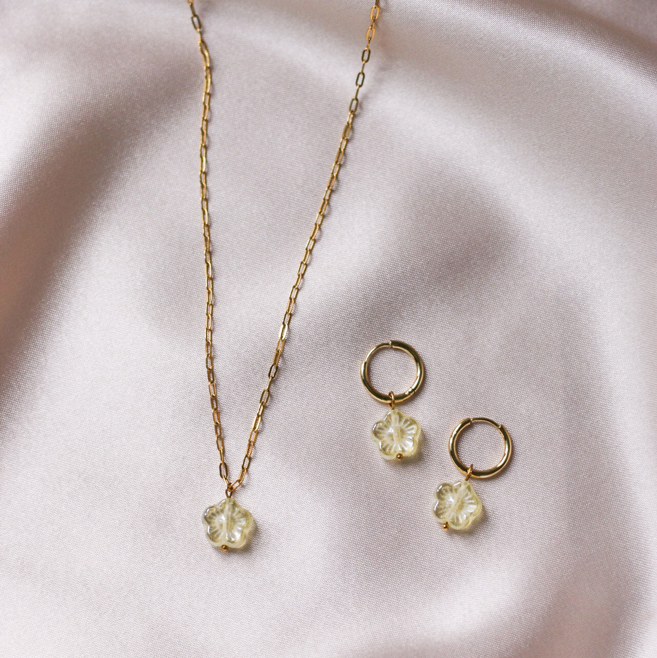 *New *Lydia in butter yellow gift set - 18k gold plated