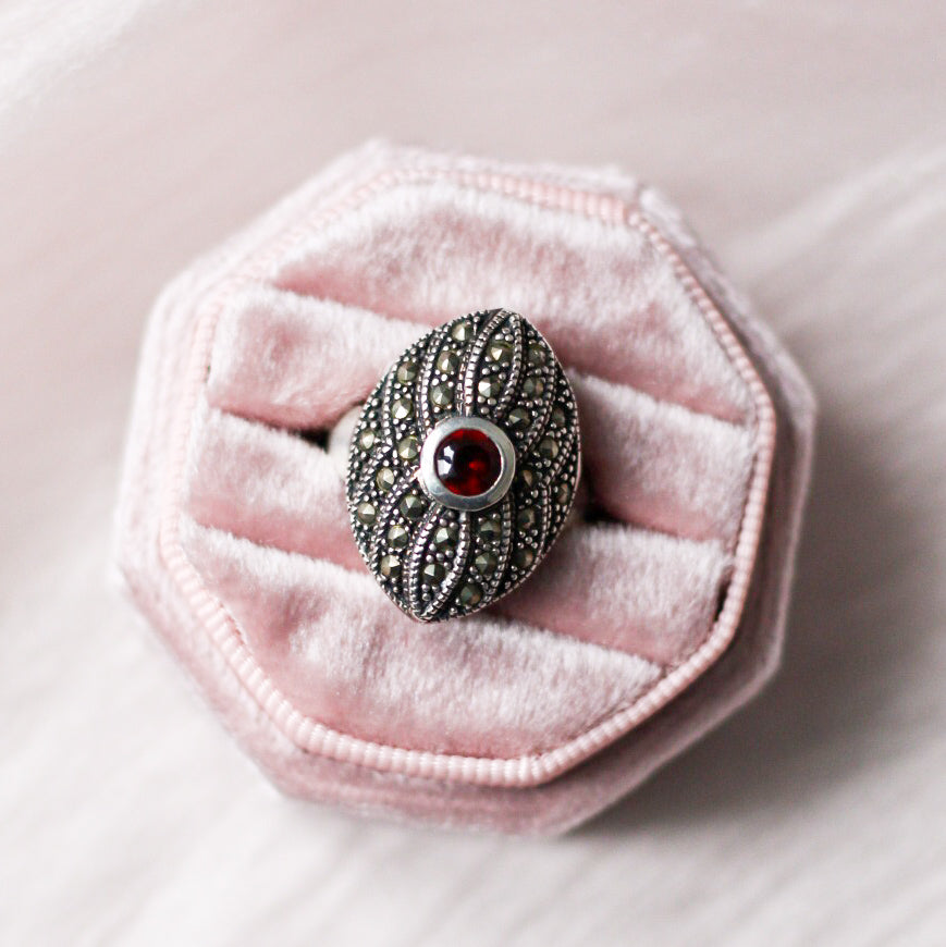 *Pre-loved* 925 sterling silver garnet & marcasite statement ring - Size 6