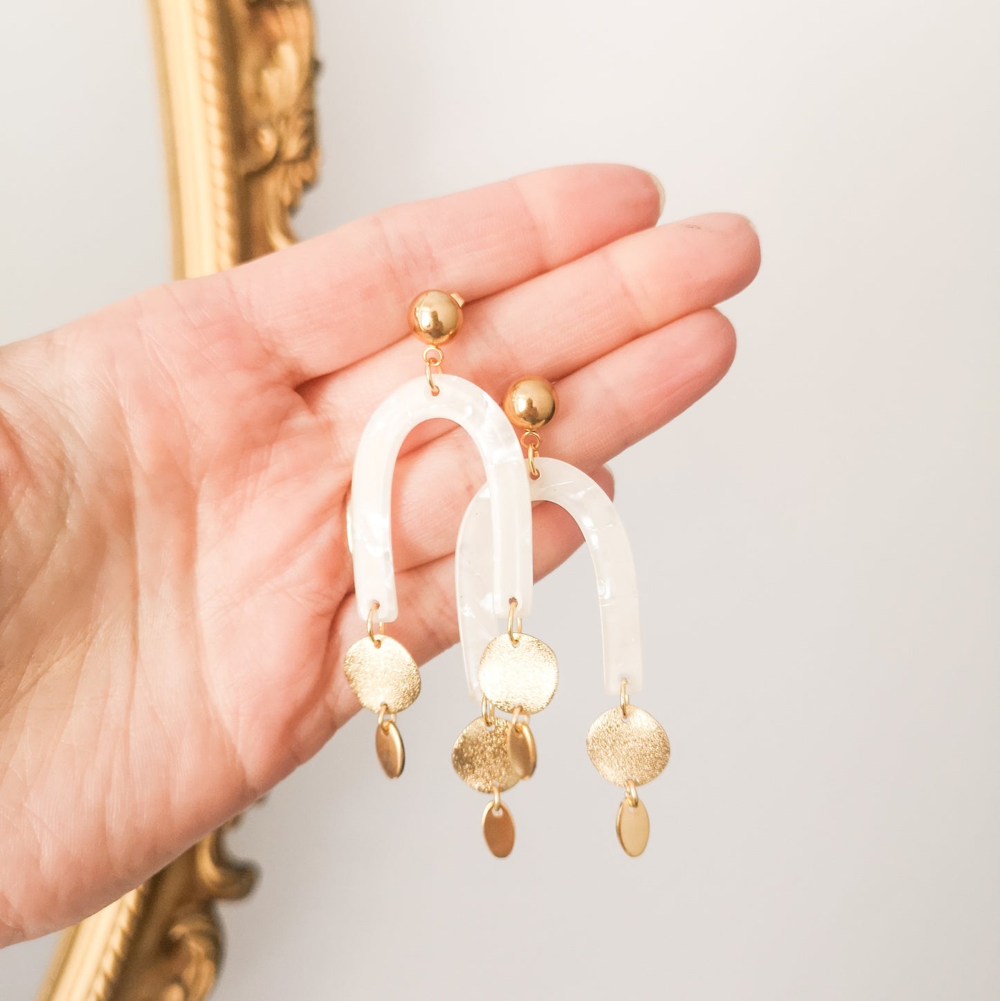 Boucles d'oreilles Lucy - Crème plaqué 18 carats (DISCONTINUÉ)