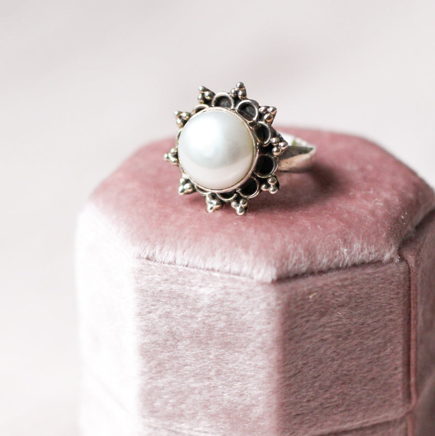 *Pre-loved* 925 sterling silver natural pearl ring - Size 6