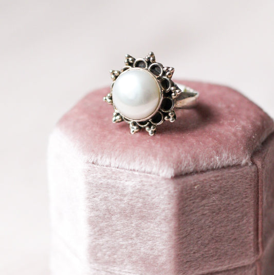 *Pre-loved* 925 sterling silver natural pearl ring - Size 6