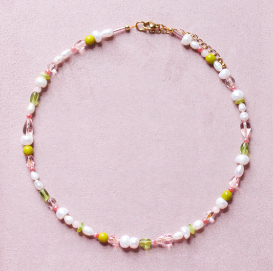 Collier melon d'eau en perles d'eau douce et billes de verre vintage